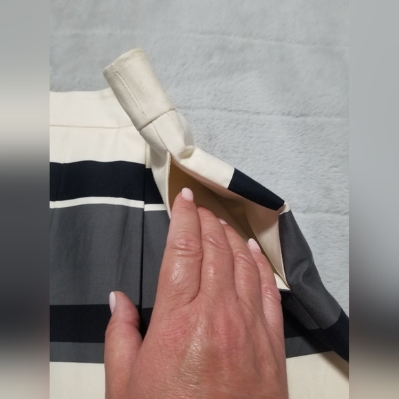 LOFT Pleated White, Grey and Black Midi Skirt Size 12 - Picture 3 of 9